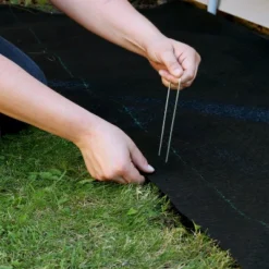 Sunnydaze Decor Sunnydaze UV Resistant Landscape Fabric Weed Barrier Fabric With Landscape Staples -Furniture GUEST 7c270fef 1dd3 4f4b 9419 7027a0616c00