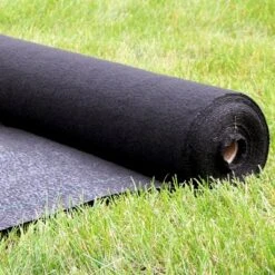 Sunnydaze Decor Sunnydaze UV Resistant Landscape Fabric Weed Barrier Fabric With Landscape Staples